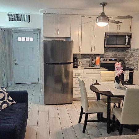 Beach Front Condo Paradise. Ground Floor.Studio. 롱보트키 외부 사진
