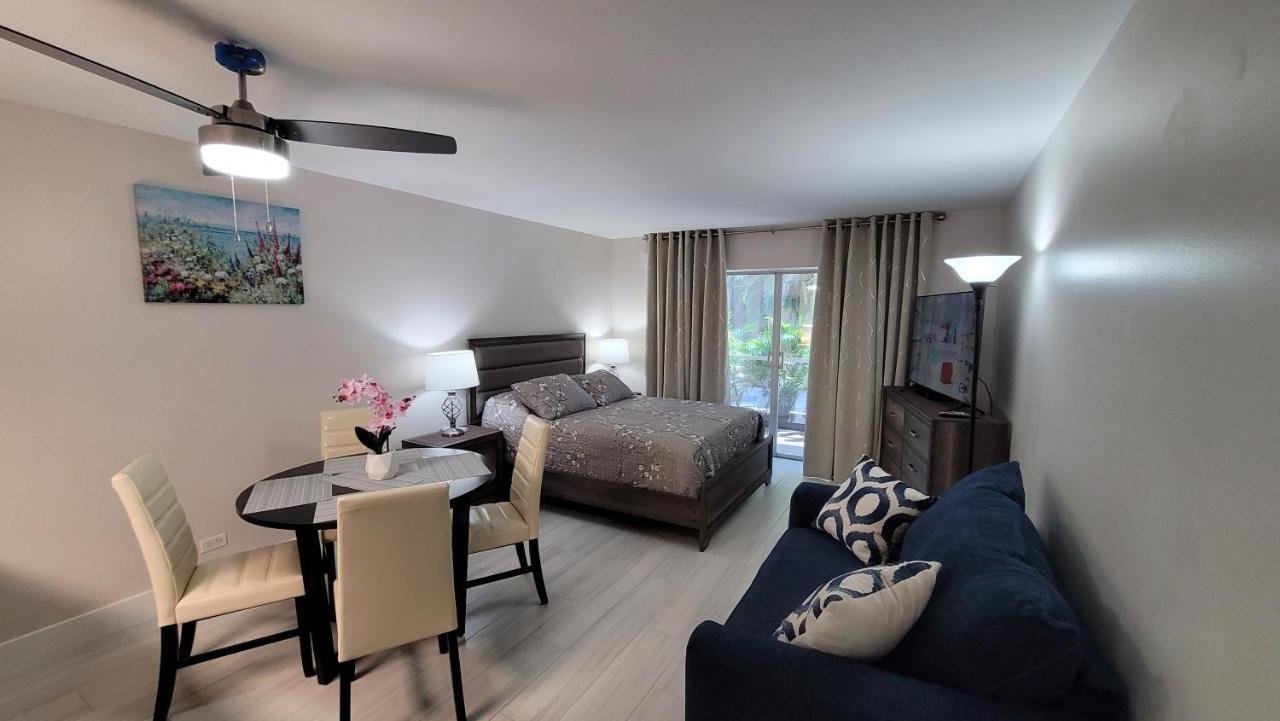 Beach Front Condo Paradise. Ground Floor.Studio. 롱보트키 외부 사진