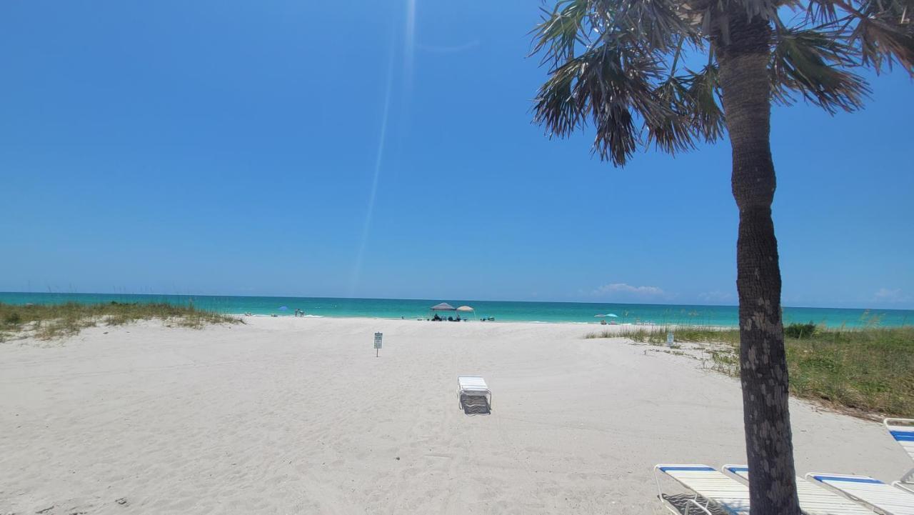 Beach Front Condo Paradise. Ground Floor.Studio. 롱보트키 외부 사진