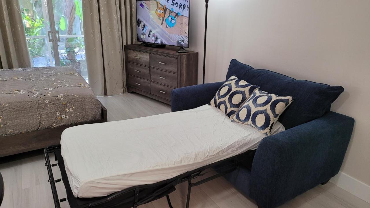Beach Front Condo Paradise. Ground Floor.Studio. 롱보트키 외부 사진