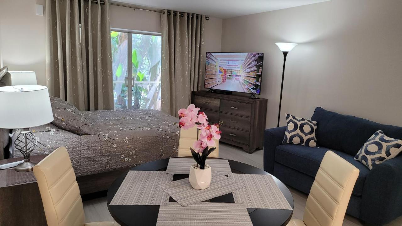 Beach Front Condo Paradise. Ground Floor.Studio. 롱보트키 외부 사진