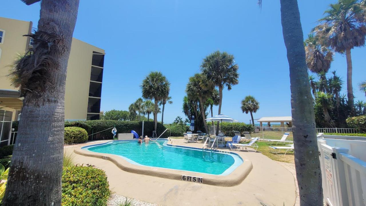 Beach Front Condo Paradise. Ground Floor.Studio. 롱보트키 외부 사진