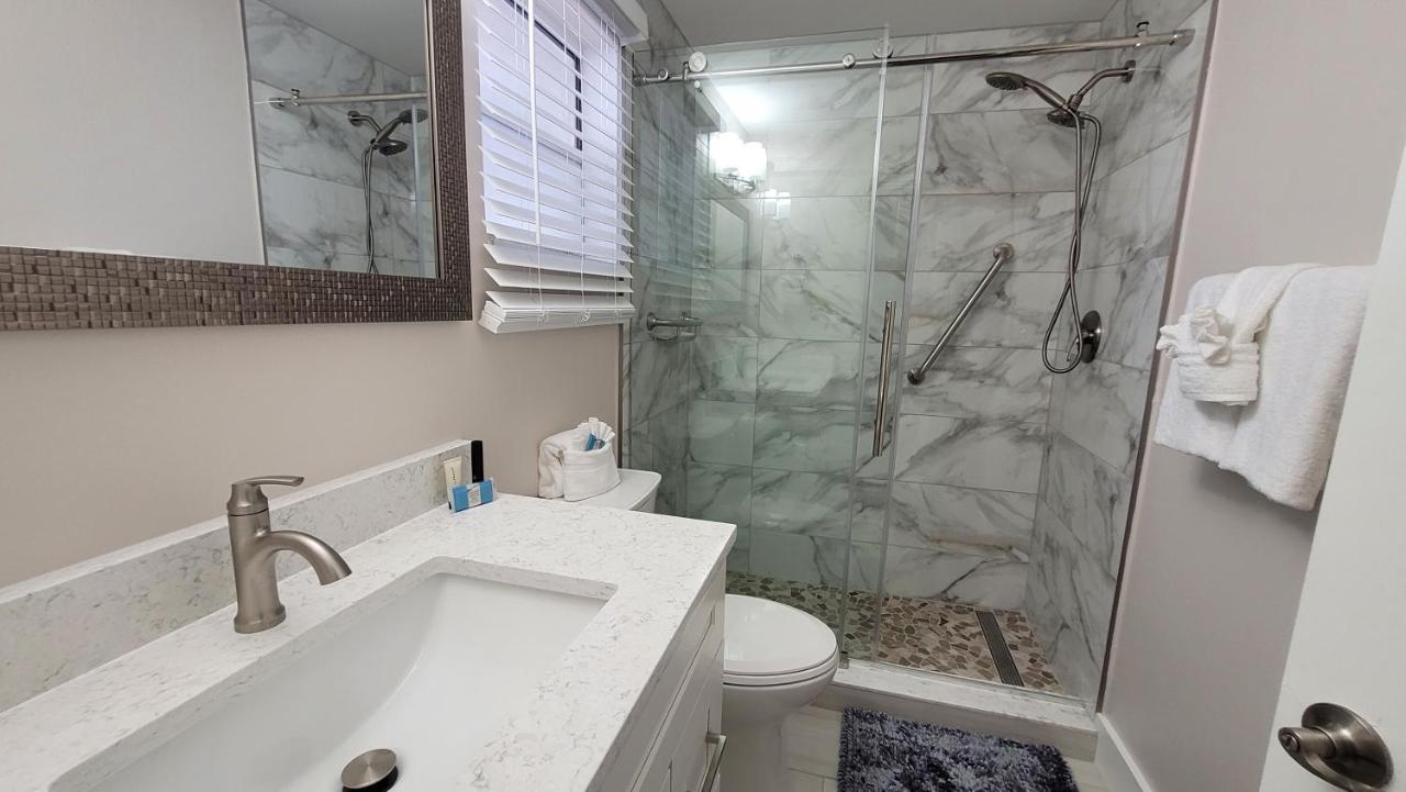Beach Front Condo Paradise. Ground Floor.Studio. 롱보트키 외부 사진