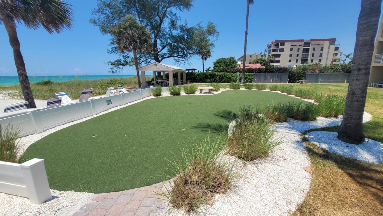 Beach Front Condo Paradise. Ground Floor.Studio. 롱보트키 외부 사진