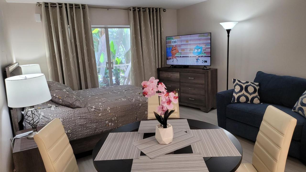 Beach Front Condo Paradise. Ground Floor.Studio. 롱보트키 외부 사진
