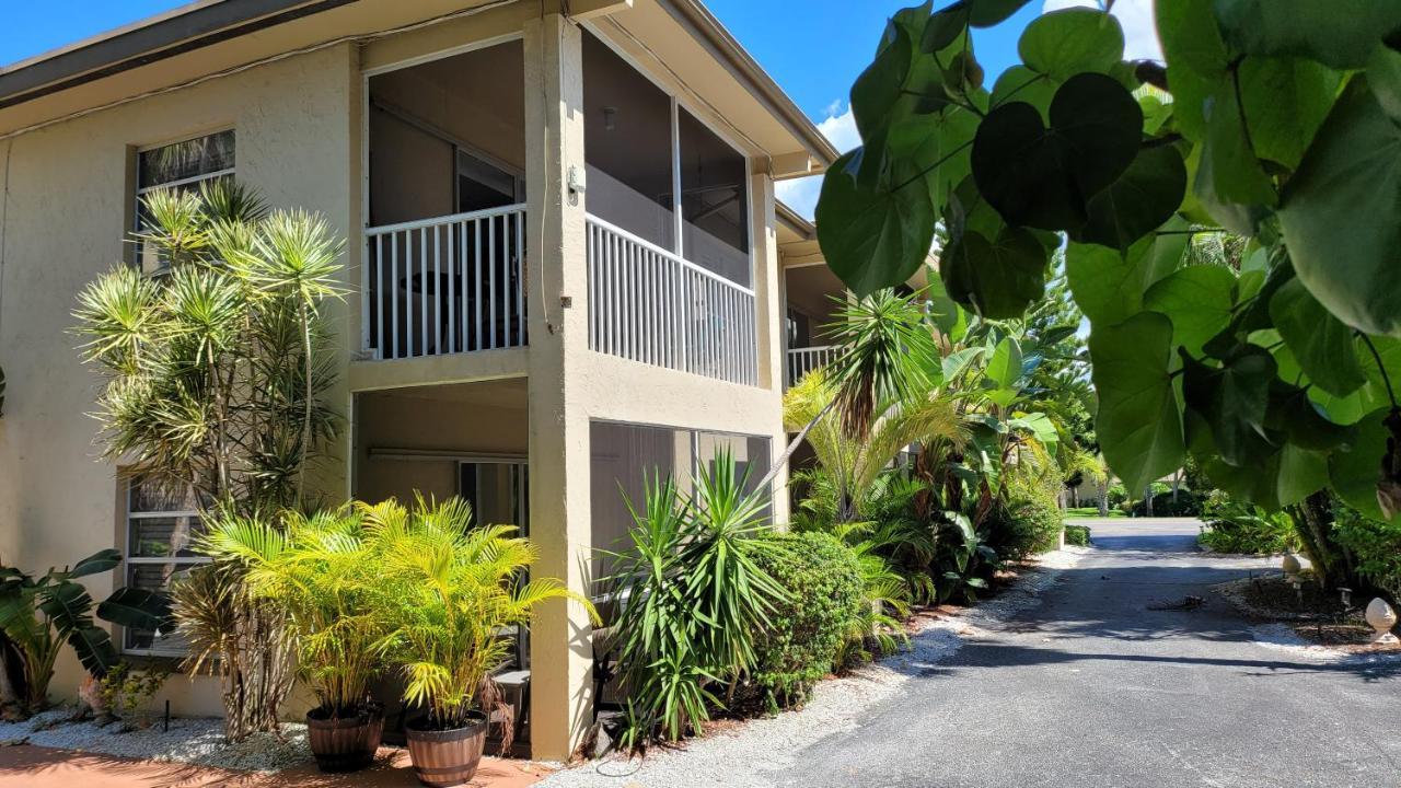 Beach Front Condo Paradise. Ground Floor.Studio. 롱보트키 외부 사진