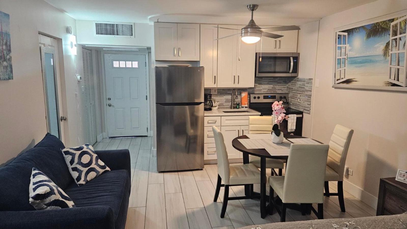 Beach Front Condo Paradise. Ground Floor.Studio. 롱보트키 외부 사진