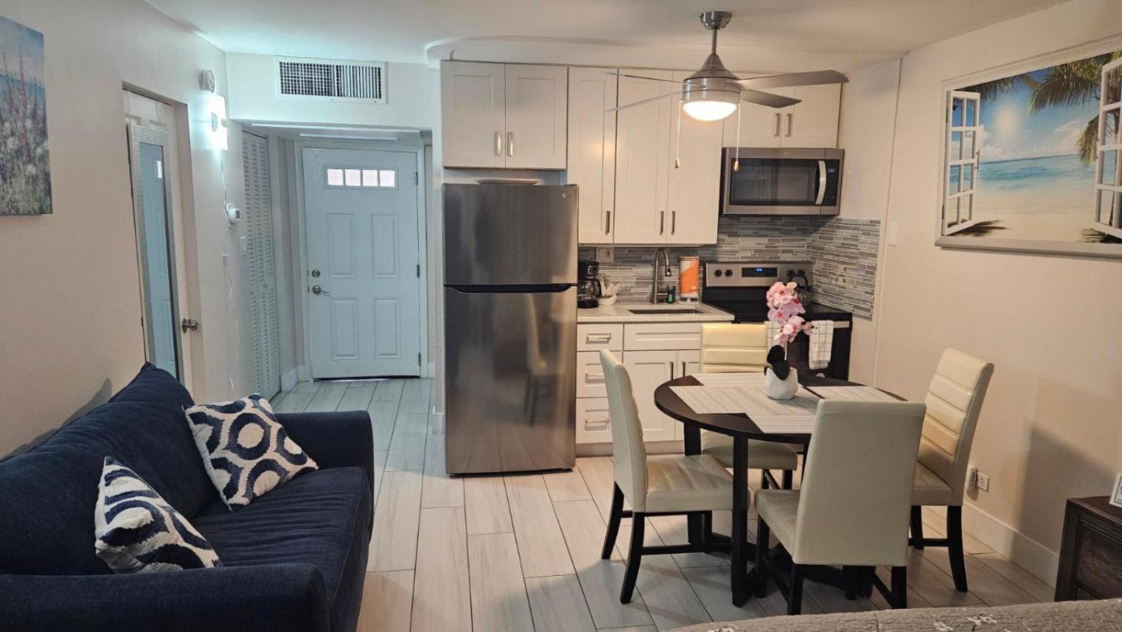 Beach Front Condo Paradise. Ground Floor.Studio. 롱보트키 외부 사진